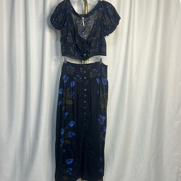 Free People Easy to Love Two Piece Skirt & Top Set NWOT - Picture 5 of 6
